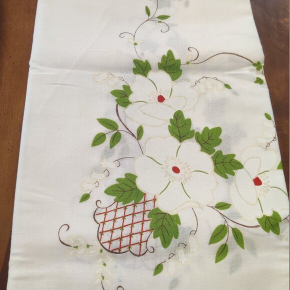 Floral Tablecloth - Picture 1 of 2